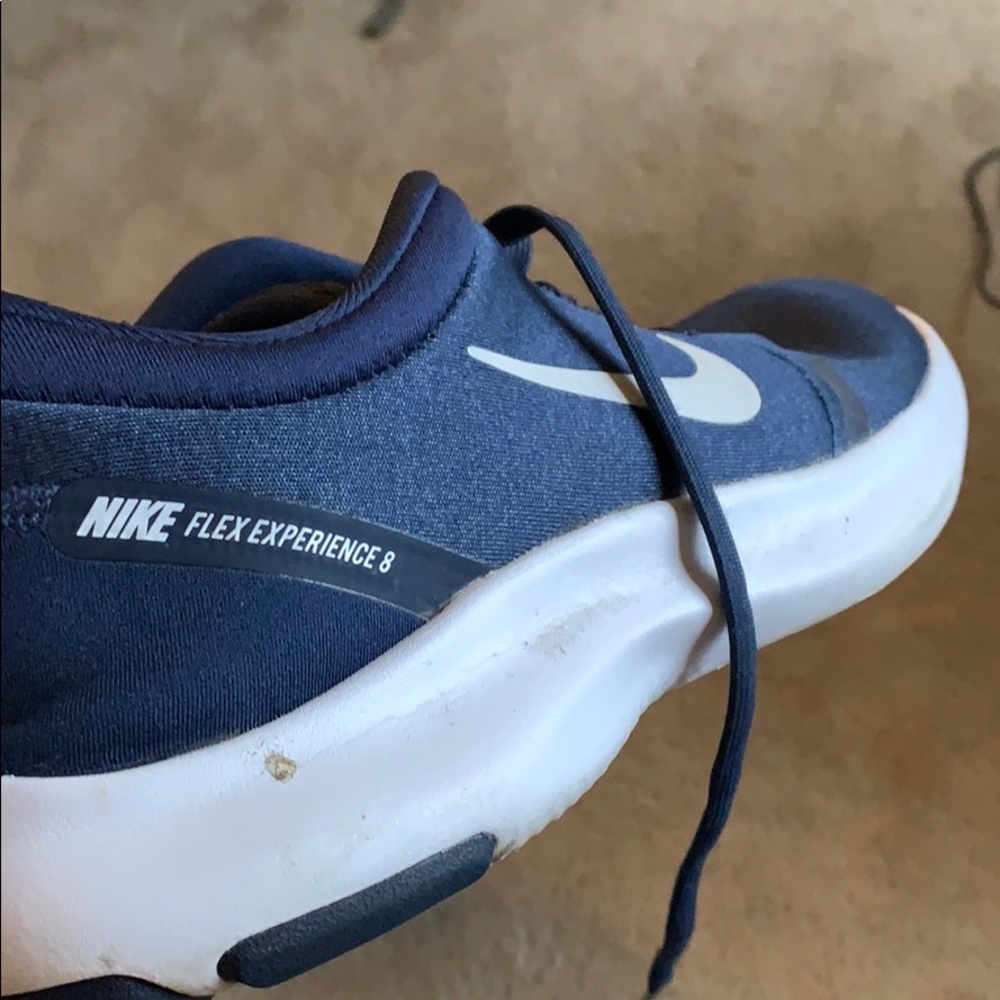 Nike Flex Experience 8